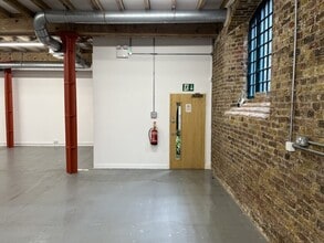 1-4 Western Gtwy, London for lease Interior Photo- Image 2 of 3