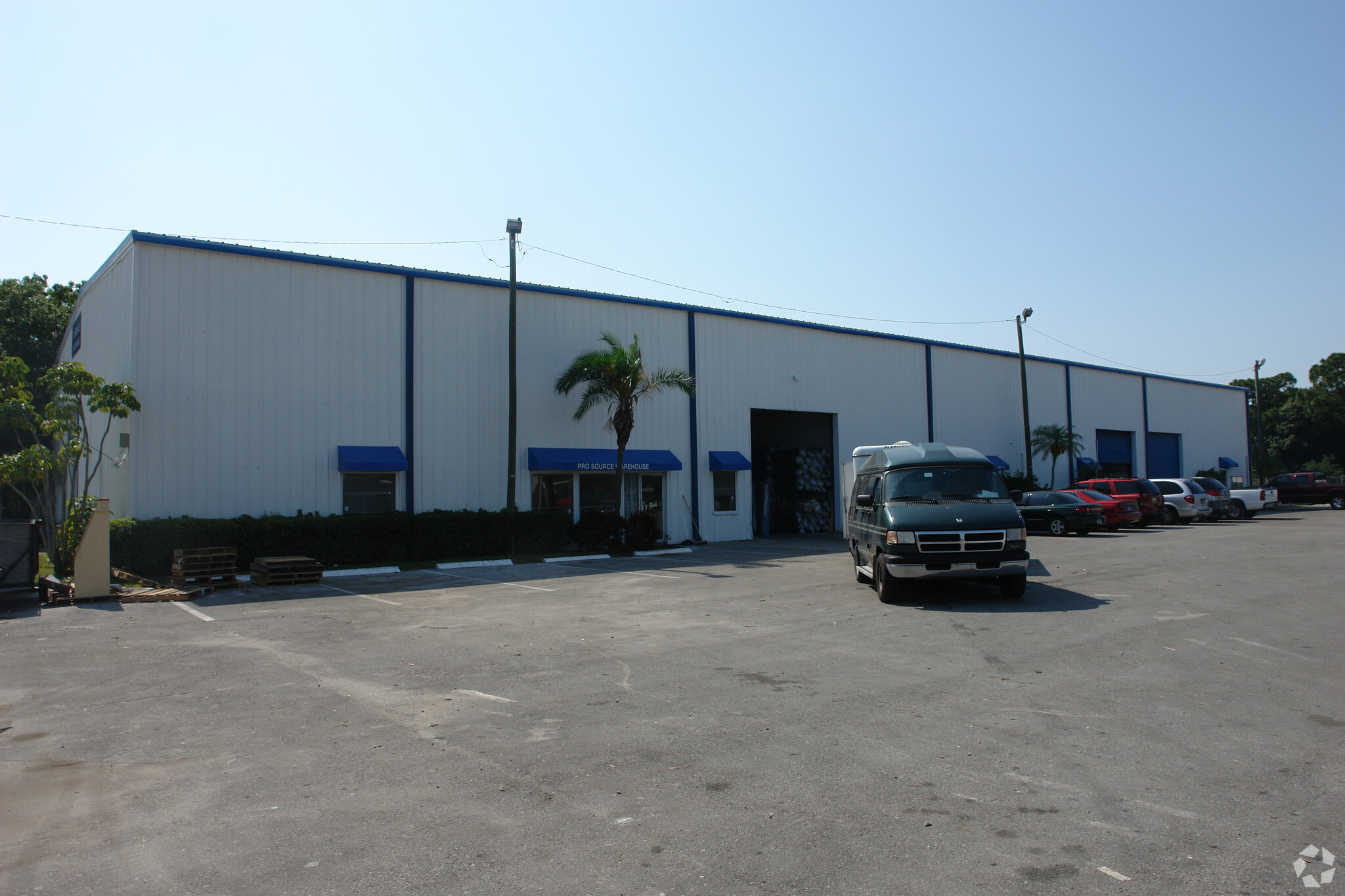 7555 124th Ave N, Largo, FL for lease Primary Photo- Image 1 of 25