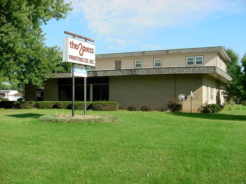 1555 E Huebbe Pky, Beloit, WI for sale - Building Photo - Image 1 of 1