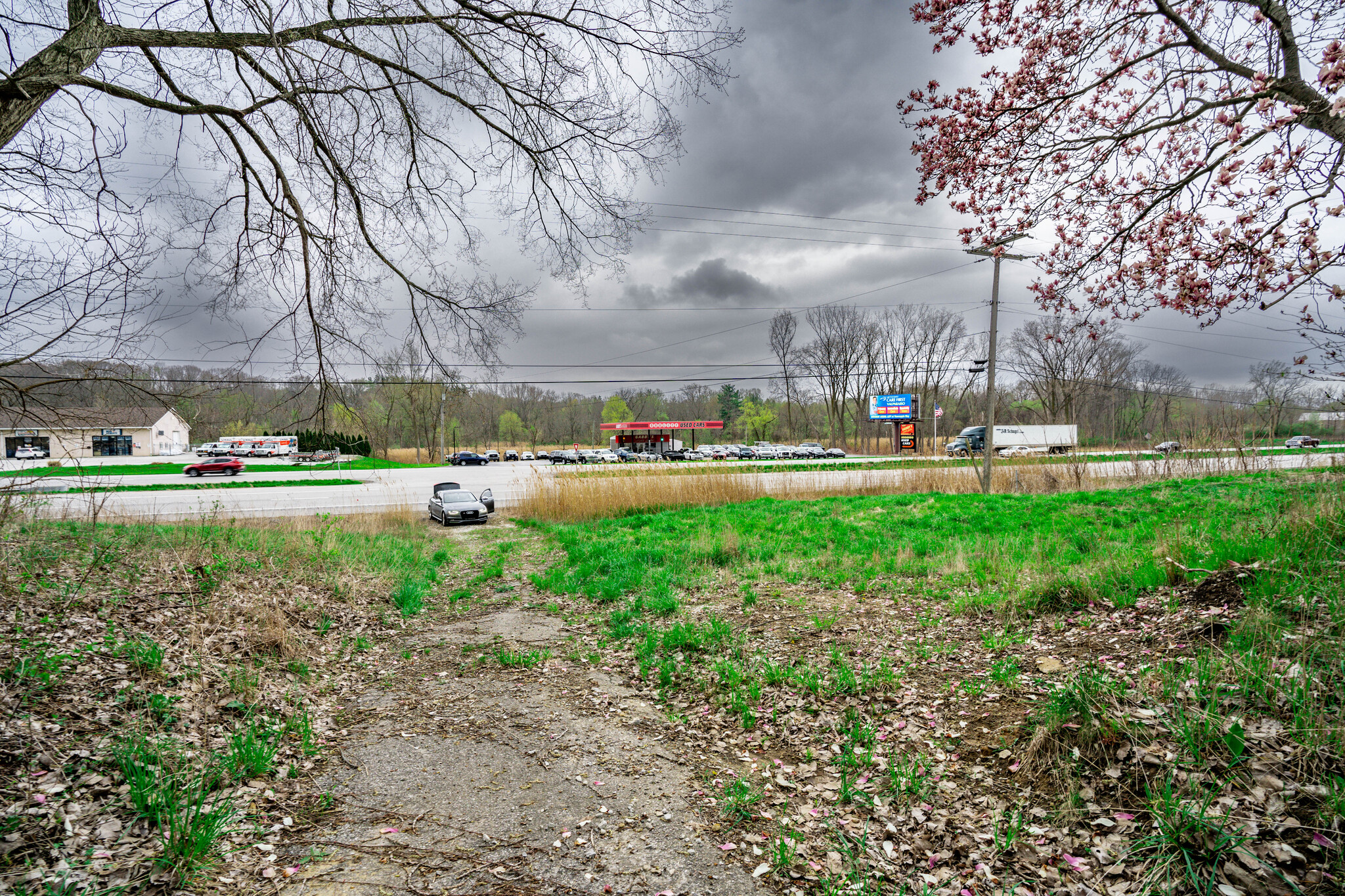 301 Morthland Dr, Valparaiso, IN for sale Primary Photo- Image 1 of 1