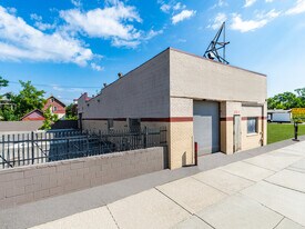 Retail on West Davison - Storefront Property