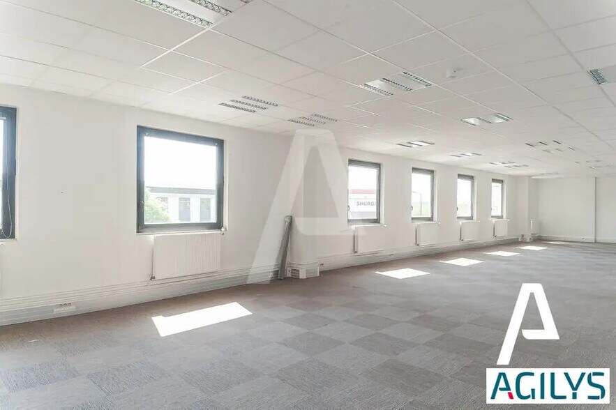 Flex in Villebon-sur-Yvette for lease - Building Photo - Image 3 of 5