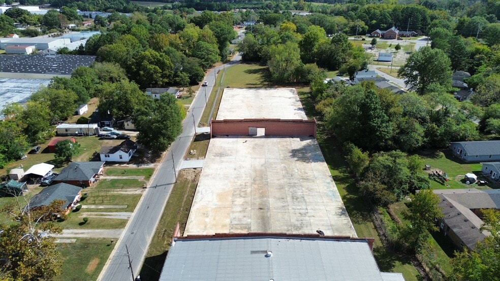 1805 Boone St, Rocky Mount, NC for lease - Building Photo - Image 2 of 5