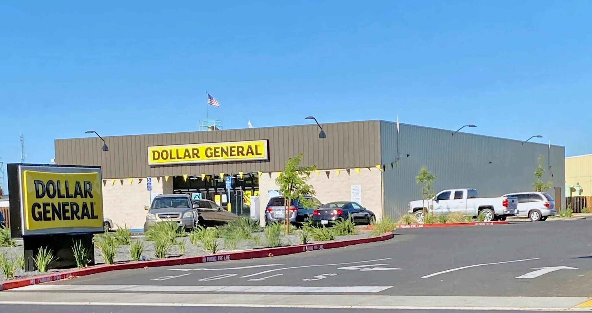 Retail in Barstow, CA for sale Primary Photo- Image 1 of 1