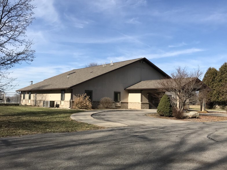 3025 Maplewood Dr, Logansport, IN for sale - Building Photo - Image 1 of 1
