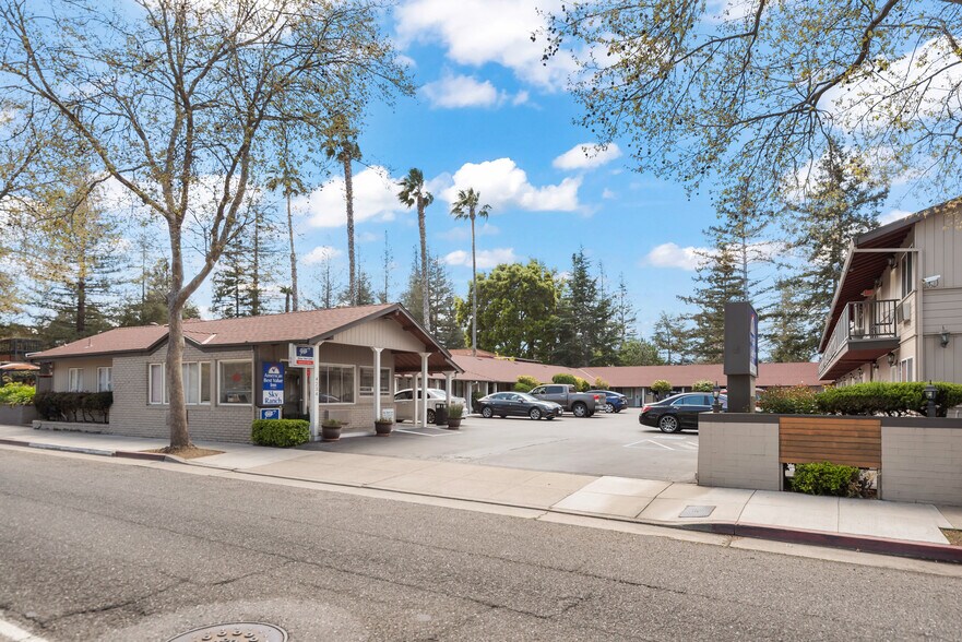 4234 El Camino Real, Palo Alto, CA 94306