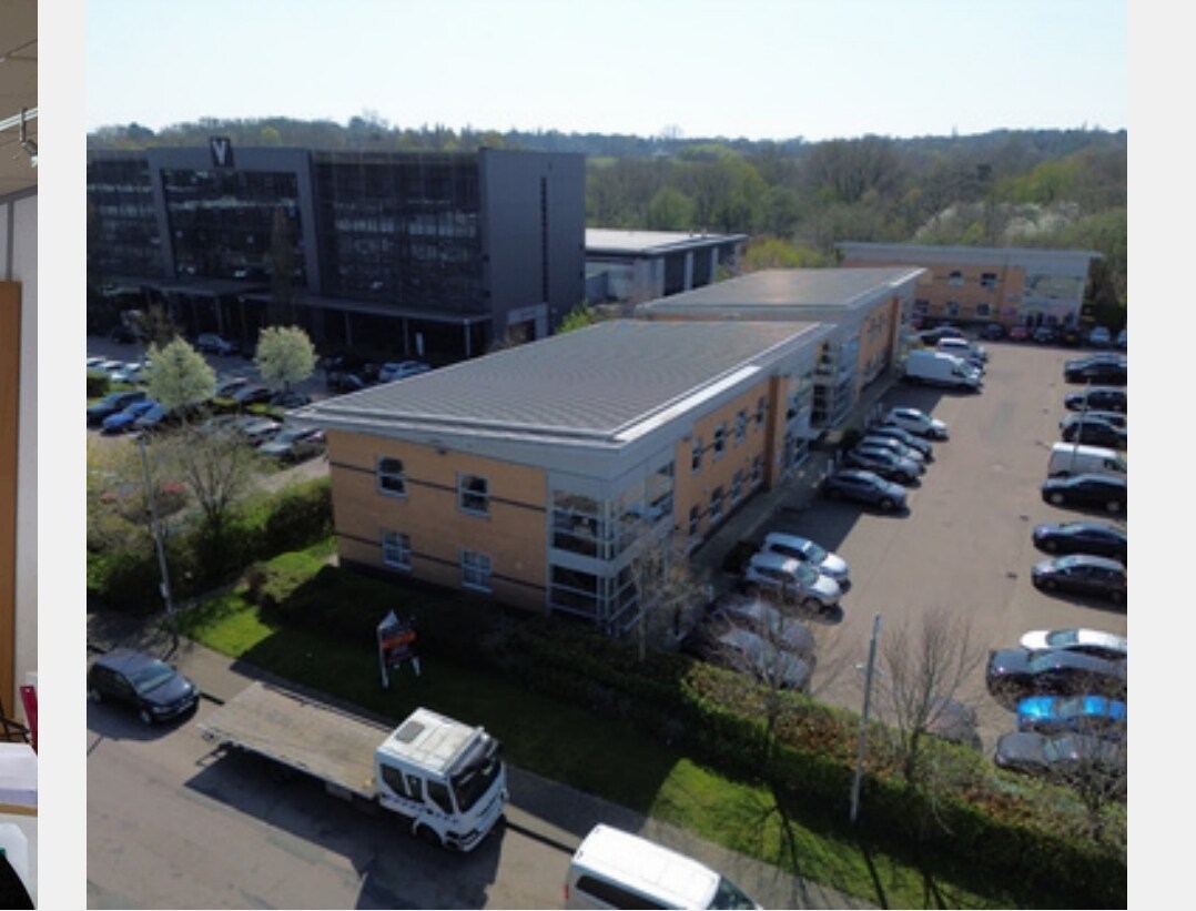 Centennial Ave, Borehamwood for lease Building Photo- Image 1 of 2
