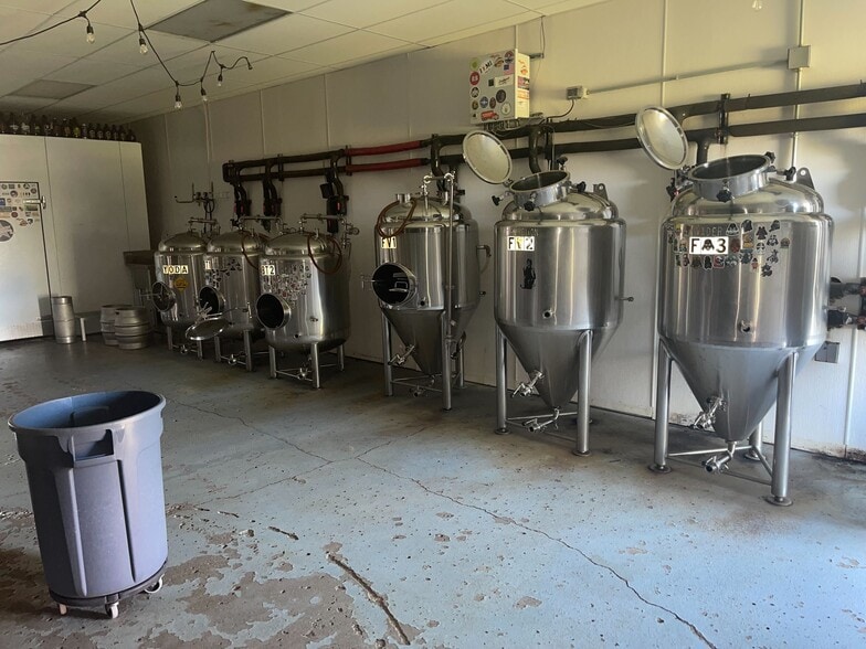 Former Tecumseh Brewery Portfolio portfolio of 2 properties for sale on LoopNet.com - Building Photo - Image 3 of 9