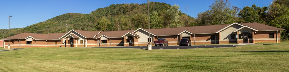 800 S Mohawk Dr, Erwin, TN for lease - Building Photo - Image 2 of 4