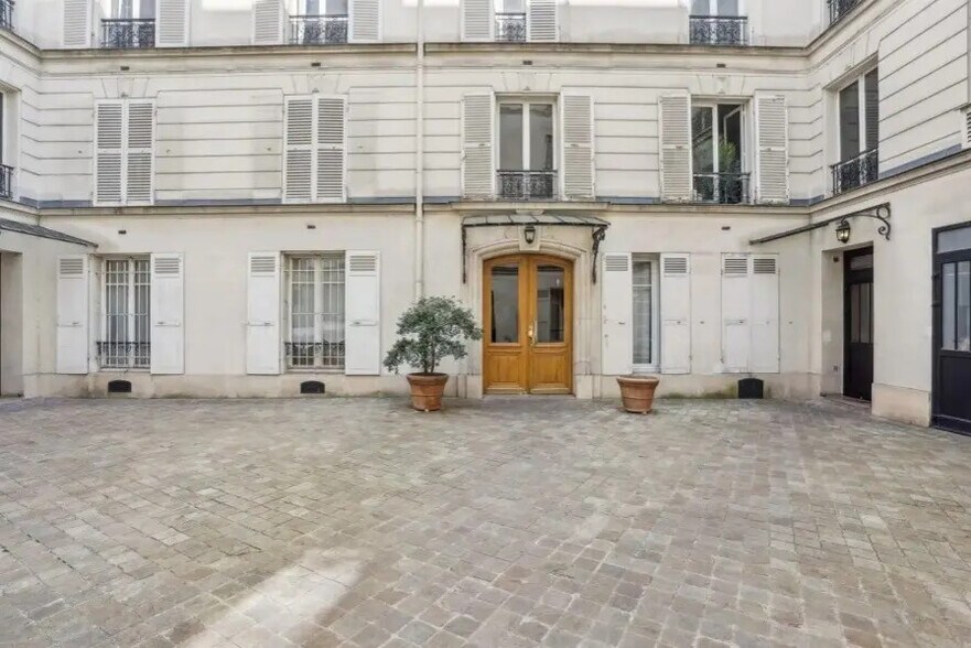 Office in Paris for lease - Building Photo - Image 2 of 5