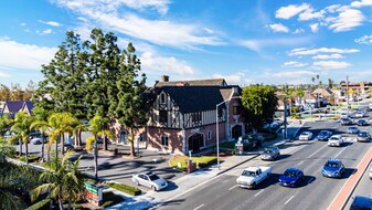 14011 Beach Blvd, Westminster CA - Drive Through Restaurant