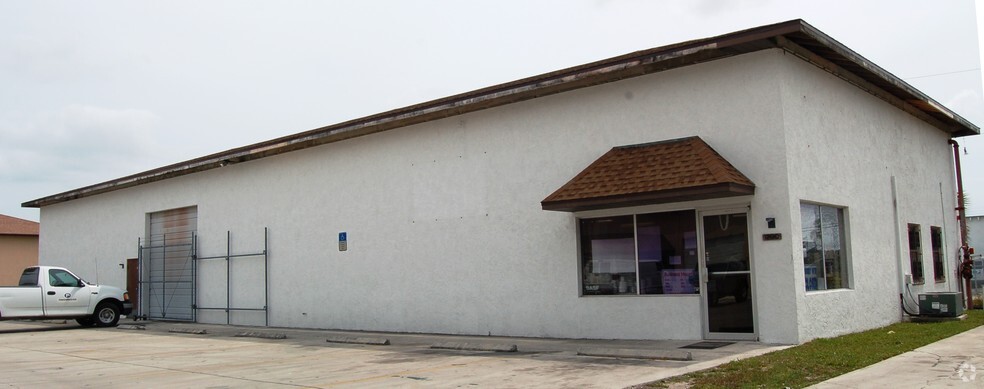 1200 Bell Ave, Fort Pierce, FL for lease - Building Photo - Image 2 of 4