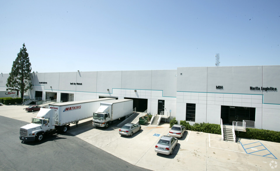 17230-17258 S Main St, Gardena, CA for lease - Building Photo - Image 2 of 5