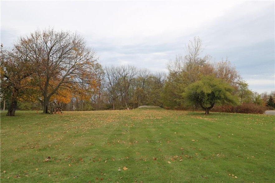 2626 Ridgeway Ave, Rochester, NY for sale - Building Photo - Image 2 of 3