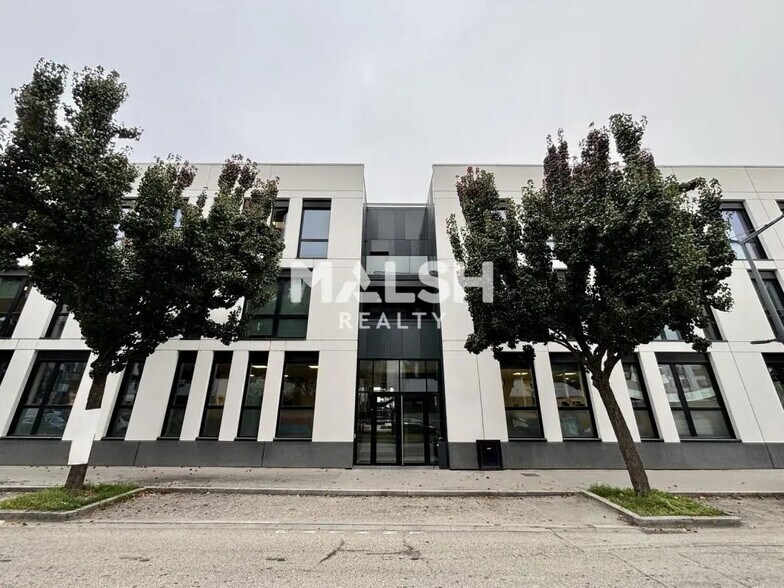 Office in Lyon for sale - Building Photo - Image 1 of 12