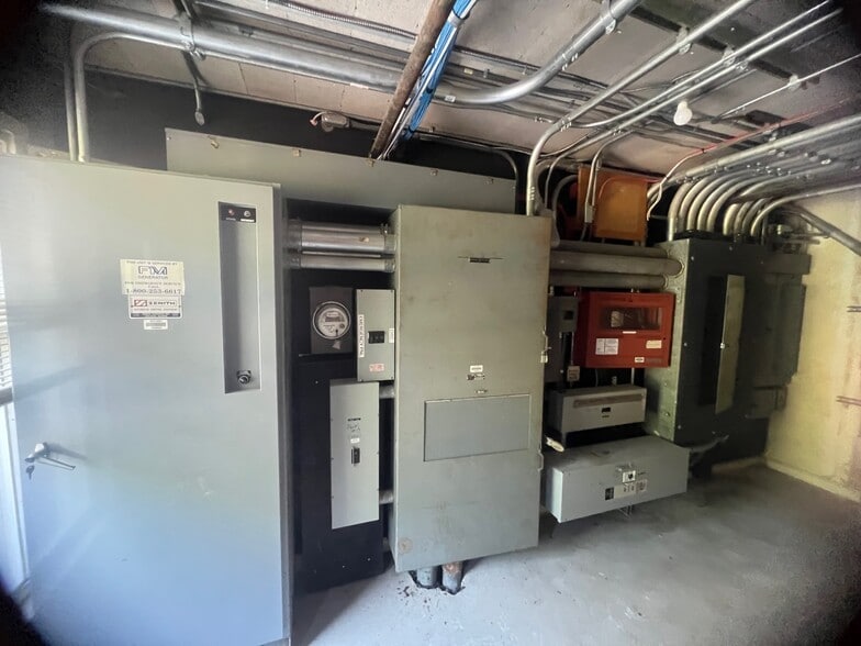 89 Viets St, New London, CT for sale - Building Photo - Image 2 of 23