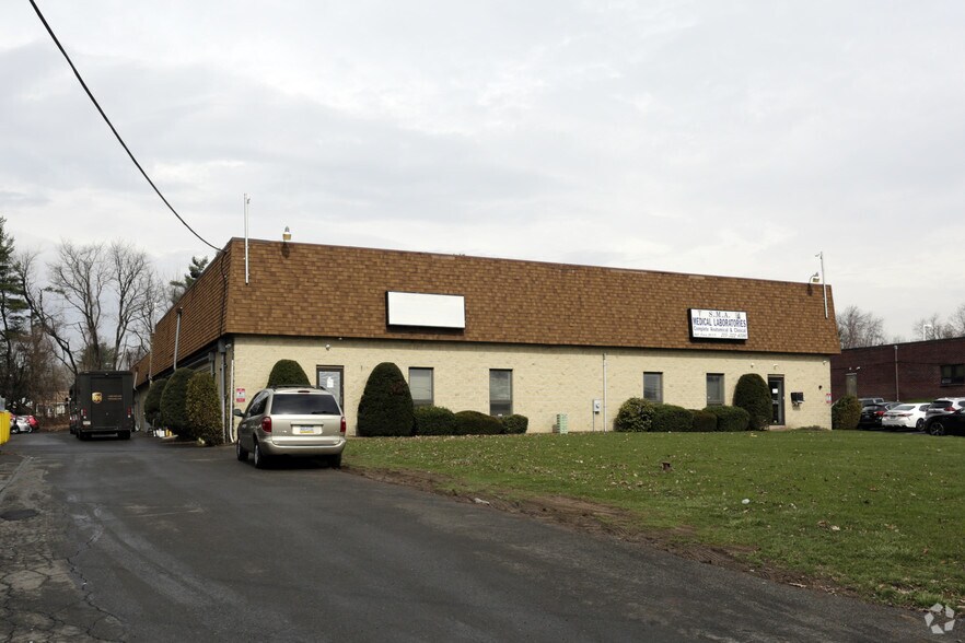 940 Pennsylvania Blvd, Feasterville Trevose, PA for sale - Building Photo - Image 3 of 8