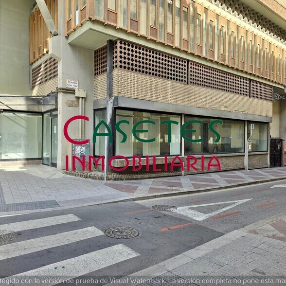 Retail in Alicante for sale - Building Photo - Image 1 of 23
