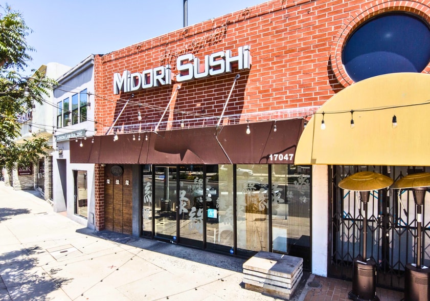 17047 Ventura Blvd, Encino, CA for sale - Building Photo - Image 1 of 15