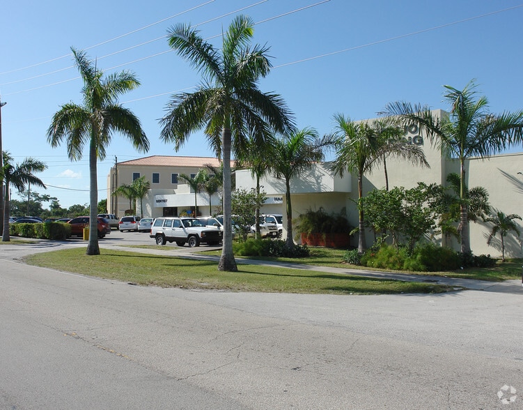 17998 Franjo Rd, Miami, FL for lease - Building Photo - Image 3 of 4