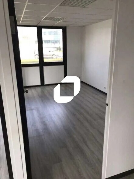 Office in Mérignac for lease - Interior Photo - Image 3 of 12