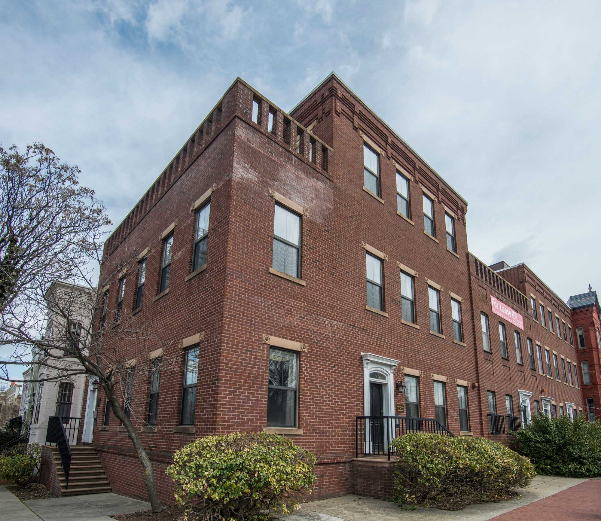Office in Washington, DC for sale Primary Photo- Image 1 of 1