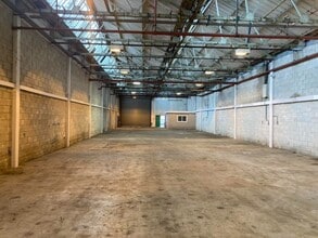 Vale Park Way, Manchester for lease Interior Photo- Image 1 of 1