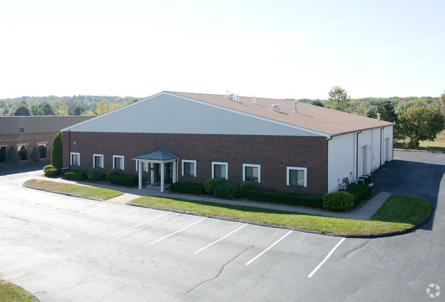 17 Kripes Rd, East Granby, CT for lease - Building Photo - Image 2 of 5