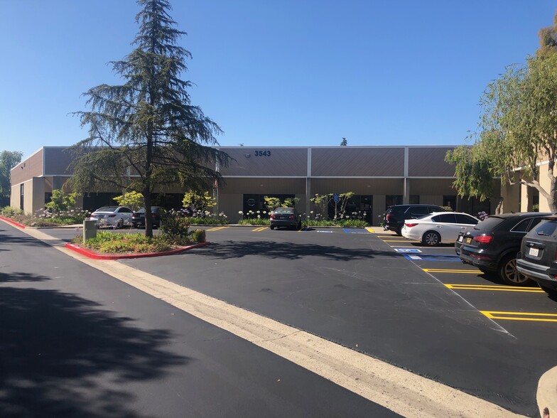 3529 Old Conejo Rd, Newbury Park, CA for lease - Building Photo - Image 2 of 5