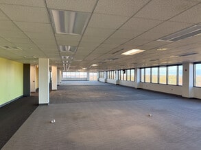 730 Holiday Dr, Pittsburgh, PA for lease Interior Photo- Image 1 of 7