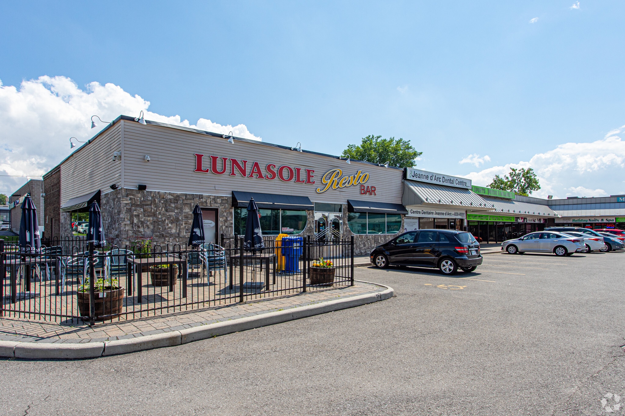 5935-5959 Jeanne D'Arc Blvd, Ottawa, ON for sale Primary Photo- Image 1 of 1