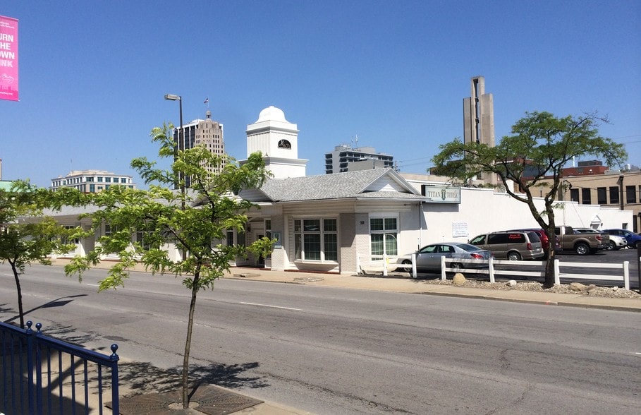 315-333 E Washington Blvd, Fort Wayne, IN for lease - Primary Photo - Image 1 of 11