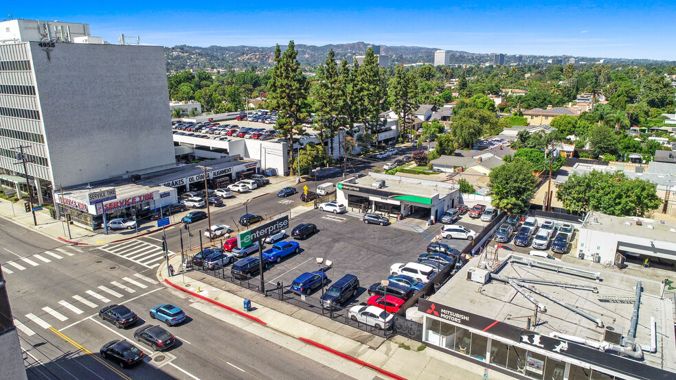 5005 Van Nuys Blvd, Sherman Oaks, CA for sale - Building Photo - Image 1 of 1