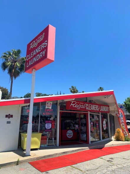 2111 Verdugo Rd, Montrose, CA for sale - Primary Photo - Image 1 of 1