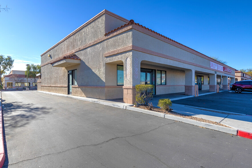 2991 W Lake Mead Blvd, North Las Vegas, NV for lease - Building Photo - Image 2 of 7