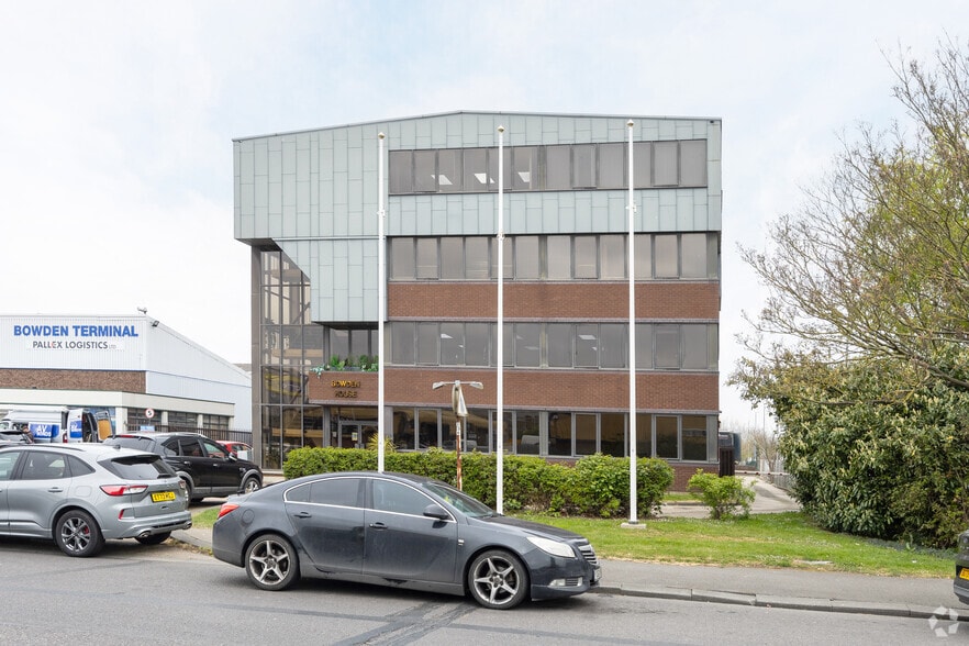 Luckyn Ln, Basildon for lease - Building Photo - Image 2 of 5