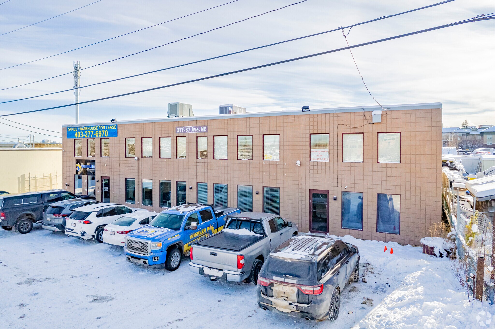 317 37th Ave NE, Calgary, AB for sale Primary Photo- Image 1 of 1