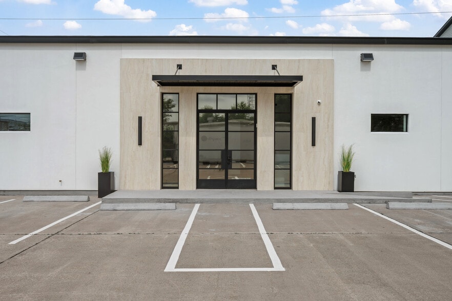 6909 Grand Blvd, Houston, TX for lease - Building Photo - Image 1 of 26