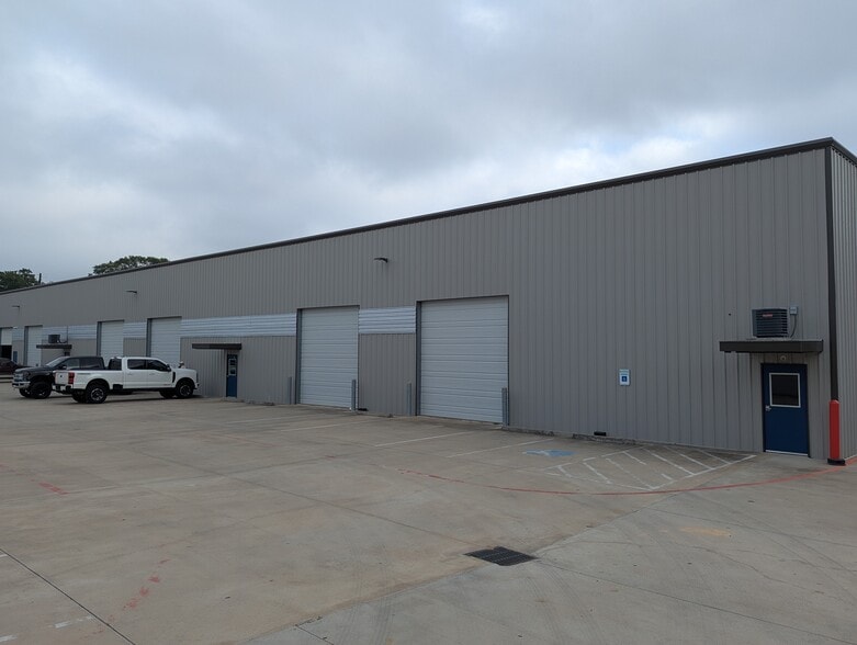16311-16315 Dundee Rd, Cypress, TX for lease - Building Photo - Image 3 of 11