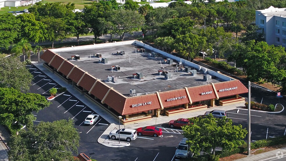 8425 W Commercial Blvd, Tamarac, FL for sale - Primary Photo - Image 1 of 1