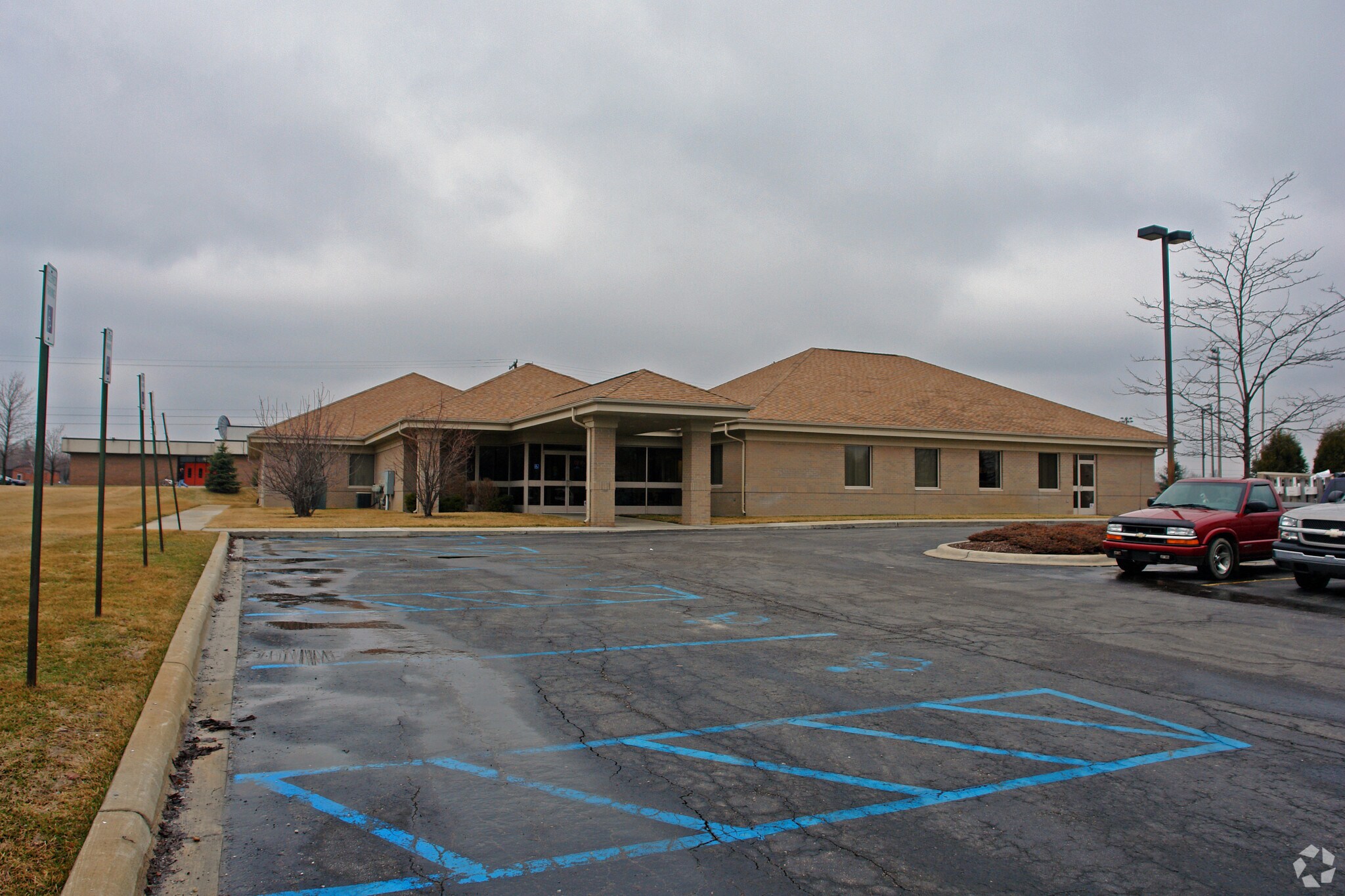 1057 Suncrest Dr, Lapeer, MI for sale Building Photo- Image 1 of 1