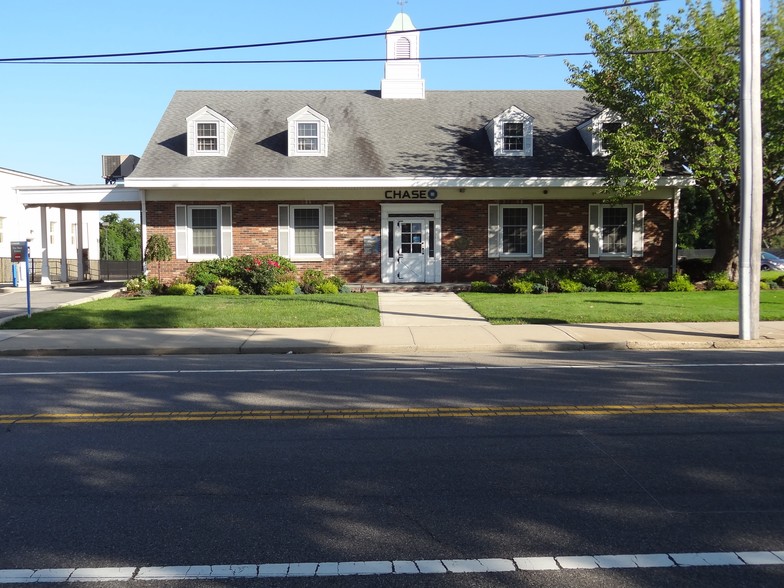 90 Main St, West Sayville, NY for sale - Building Photo - Image 1 of 1