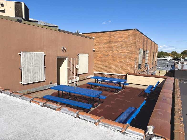 3359 55th St, Woodside, NY for lease - Building Photo - Image 2 of 2