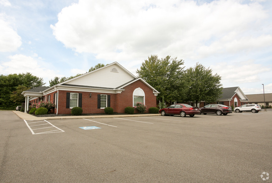 6447-6477 Frank Ave, Canton, OH for lease - Primary Photo - Image 1 of 6