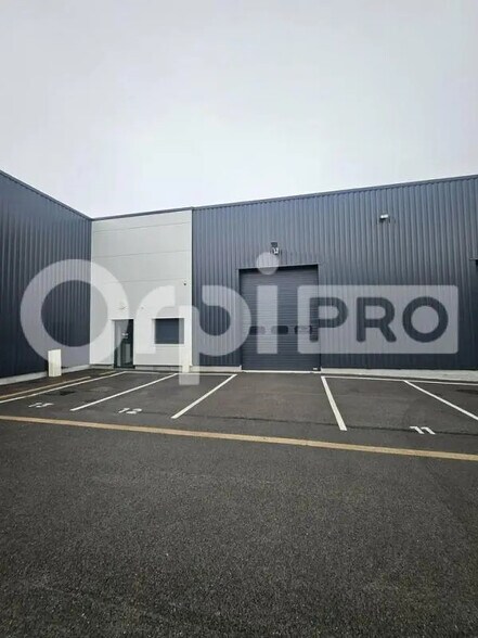 Flex in Cormontreuil for lease - Building Photo - Image 1 of 7