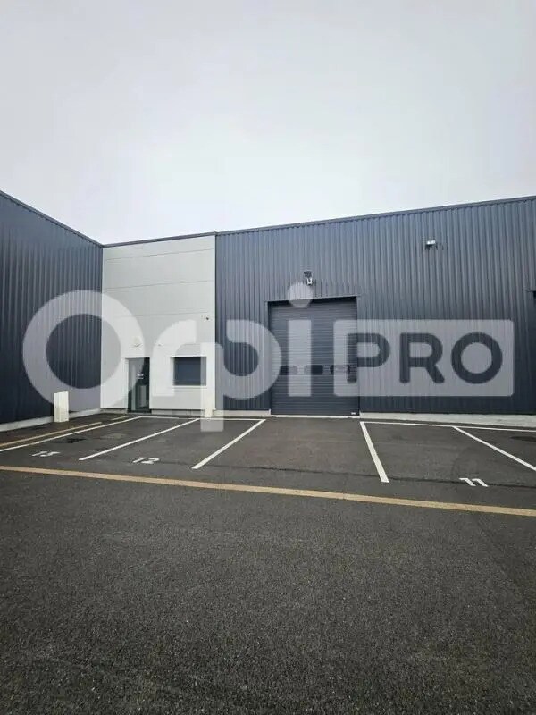 Flex in Cormontreuil for lease Building Photo- Image 1 of 8