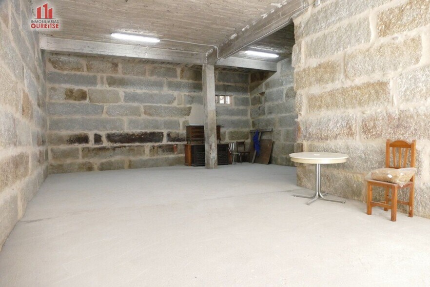 Retail in Ourense, Orense for lease - Building Photo - Image 3 of 5