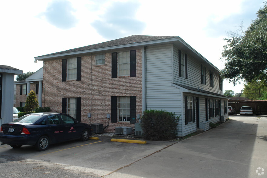 2006 Thompson Rd, Richmond, TX for lease - Building Photo - Image 2 of 11