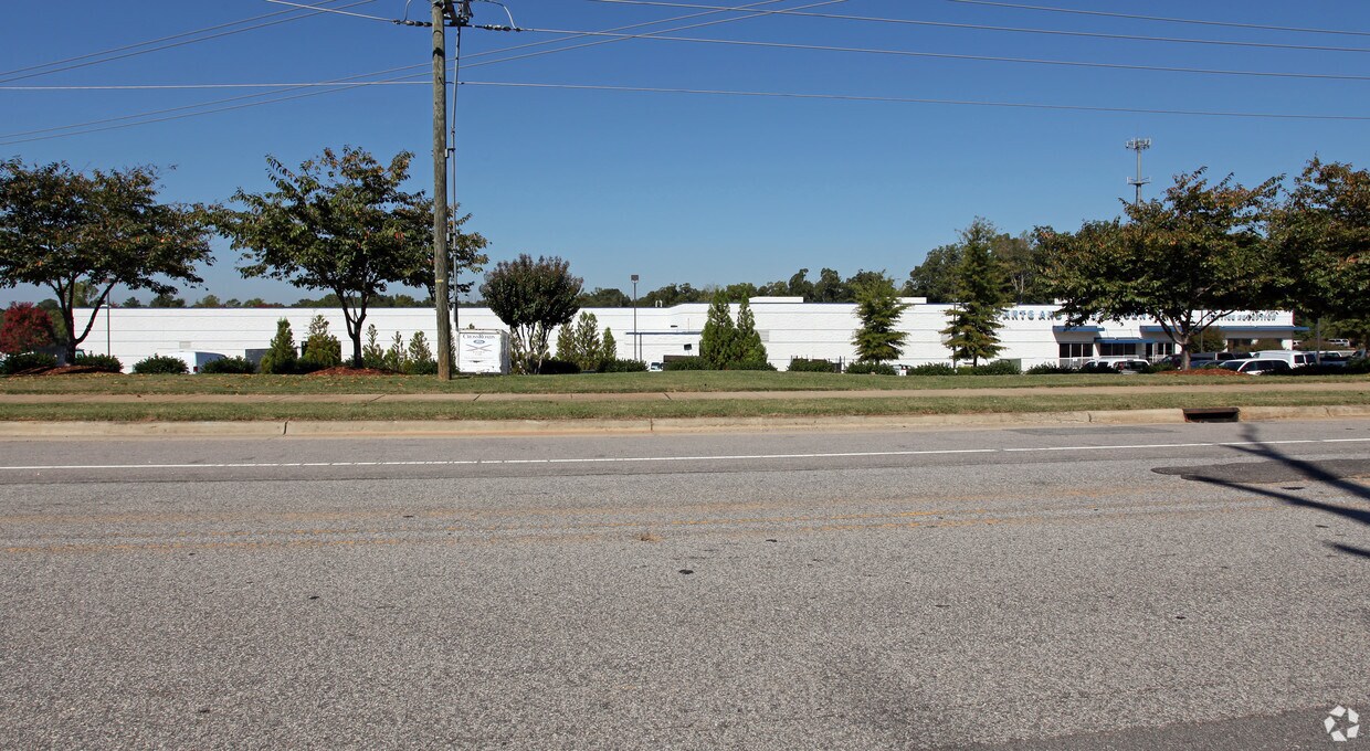 1660 Piney Plains Rd, Cary, NC 27518