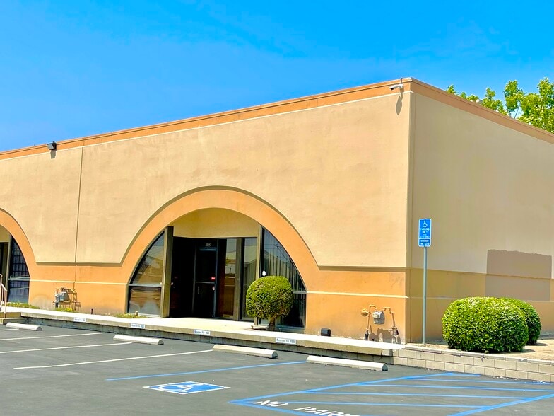 158 W Pomona Ave, Monrovia, CA for lease - Building Photo - Image 3 of 19